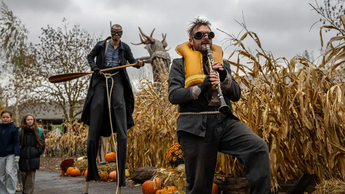 Artistes de la Sorcière des Vents pendant Halloween 2026 au Parc Animalier de Sainte-Croix